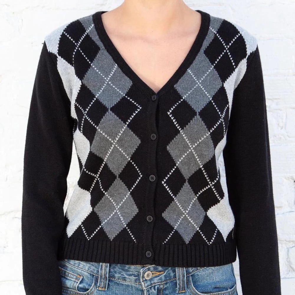 Brandy Melville Elizabeth Sweater